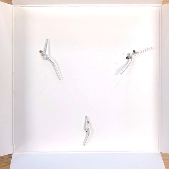 Brand New BaubleBar Gold Tone Beaded Bracelet w/ Rhinestone Red Santa Hat Charm - Picture 9 of 10